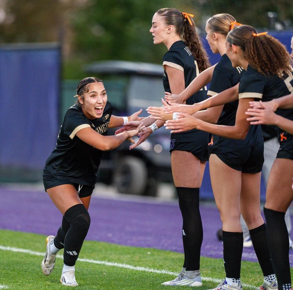 Washington players during the starting lineups